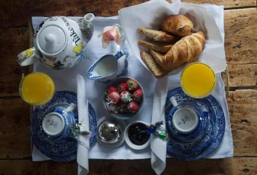 Fotos del hotel Chequer Cottage:  3