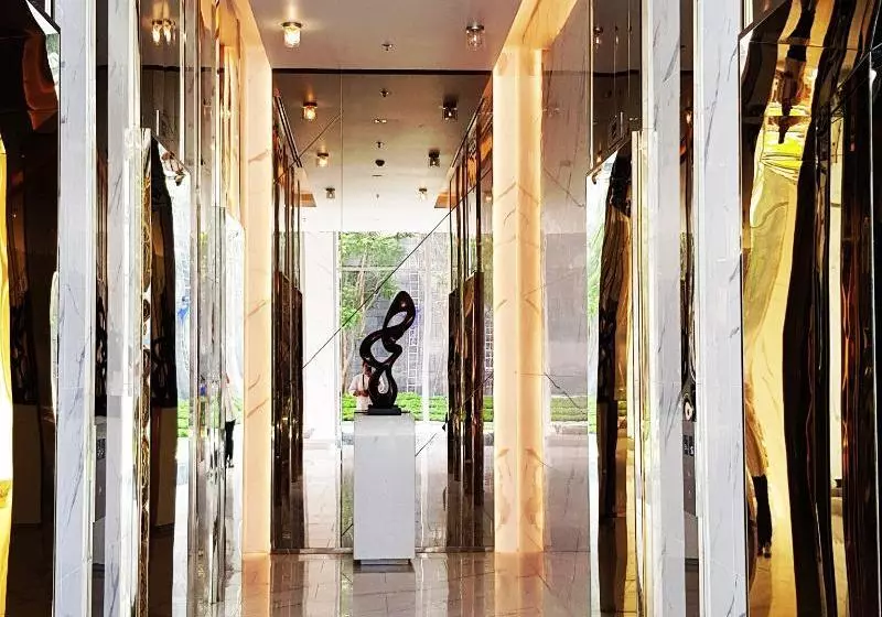 Ariva Hyde Sukhumvit 11