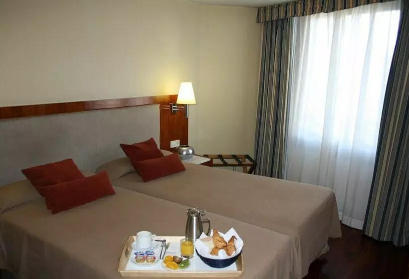 Fotos del hotel Ginosi Pedralbes:  6