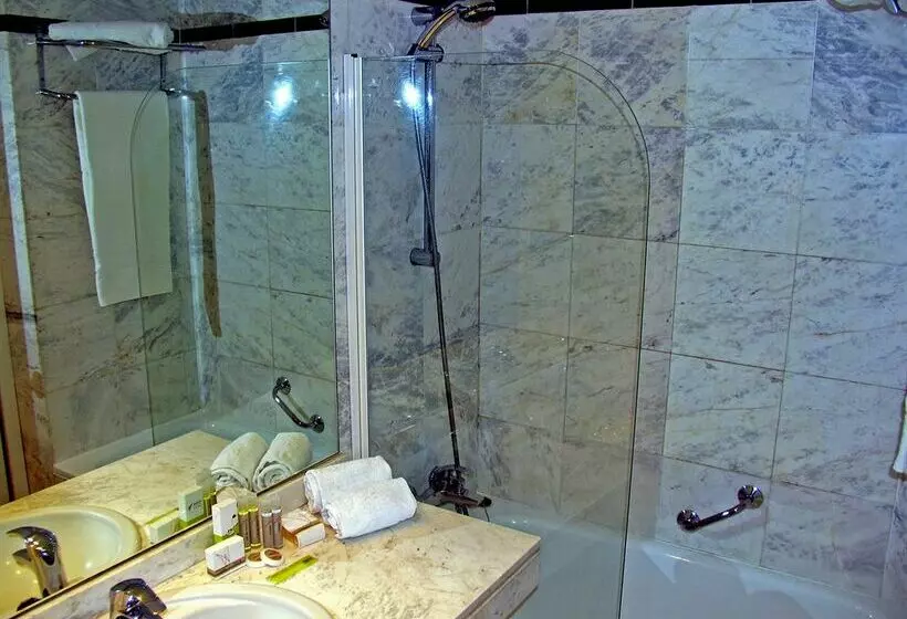 Fotos del hotel Ginosi Pedralbes:  9