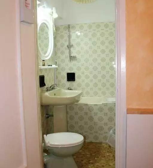 Fotos del hotel Agnello D Oro Genova:  4