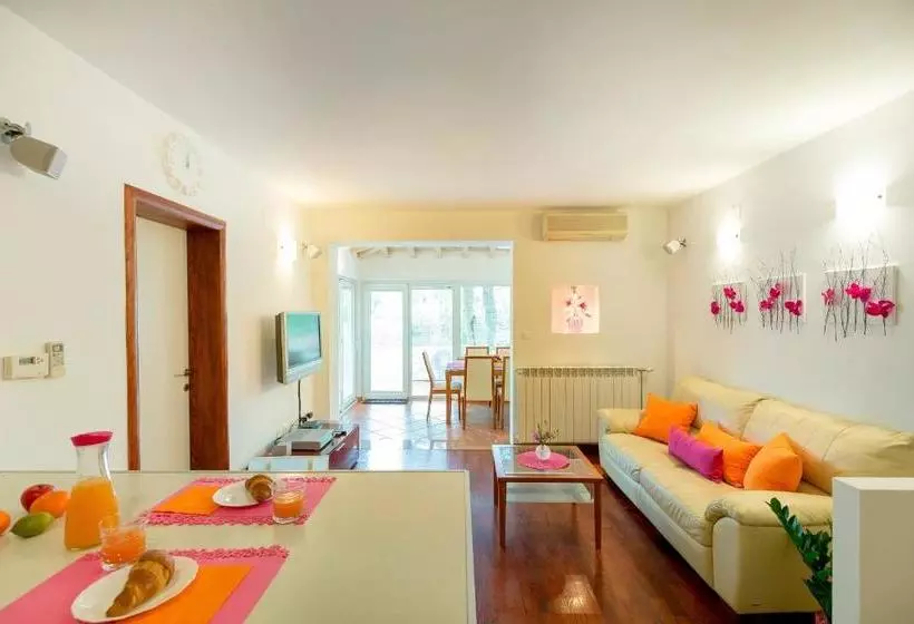 Fotos del hotel Leona & Borna's Central Lapad Suites:  4