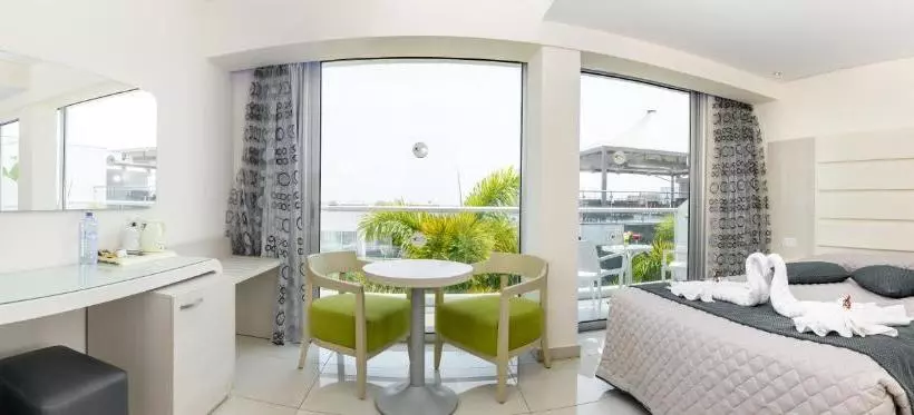 Fotos del hotel Tasia Maris Oasis:  8