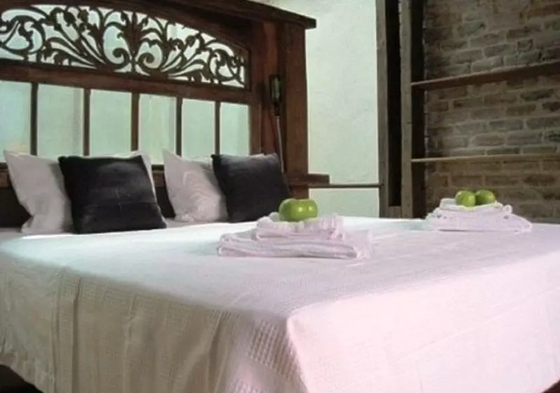 Friends To Be Hotel By Rpc