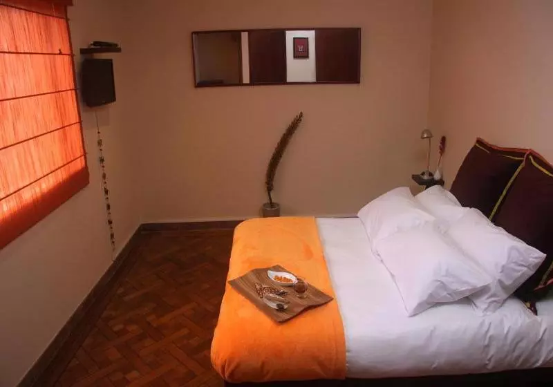 Fotos del hotel 6 Suites:  4