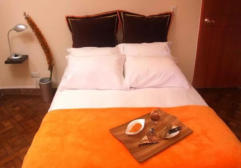 Fotos del hotel 6 Suites:  7