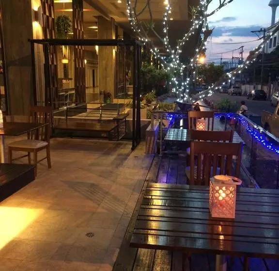 Fotos del hotel The Win Pattaya:  11