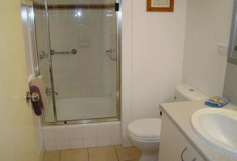 Fotos del hotel Noosa Yallambee Holiday Apartments:  5