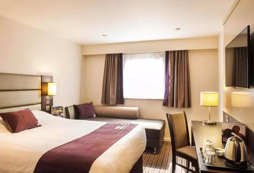 Fotos del hotel Premier Inn London Wandsworth:  10