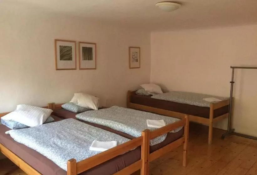 Fotos del hotel At The Golden Plough Apartments:  10