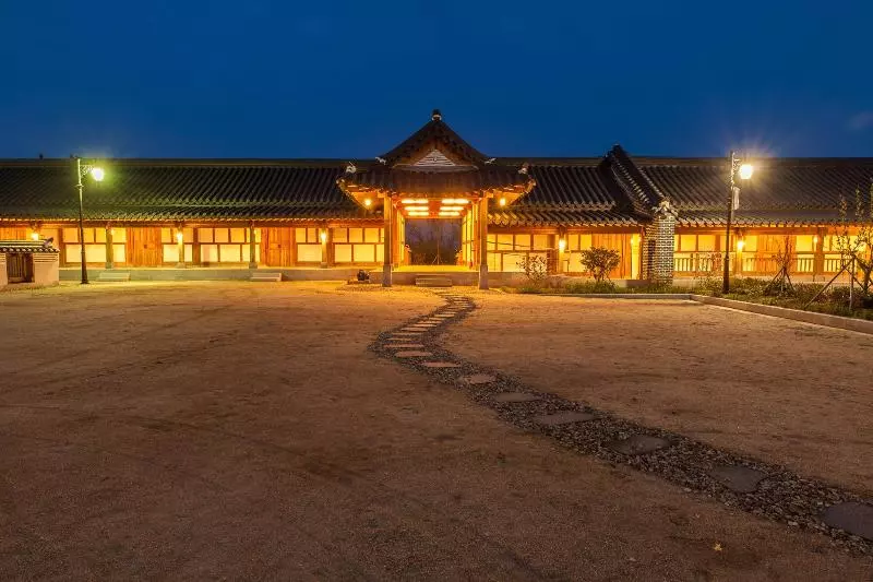 Fotos del hotel Hanok Hotel Youngsanje:  6
