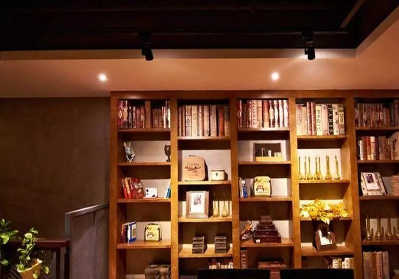 Fotos del hotel James Joyce Coffetel Guangzhou Shijing City Plaza:  5