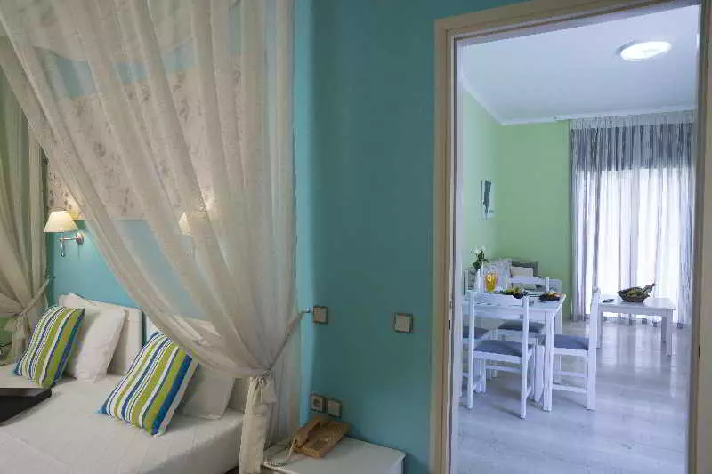 Fotos del hotel Elia Stalos Apartments:  10