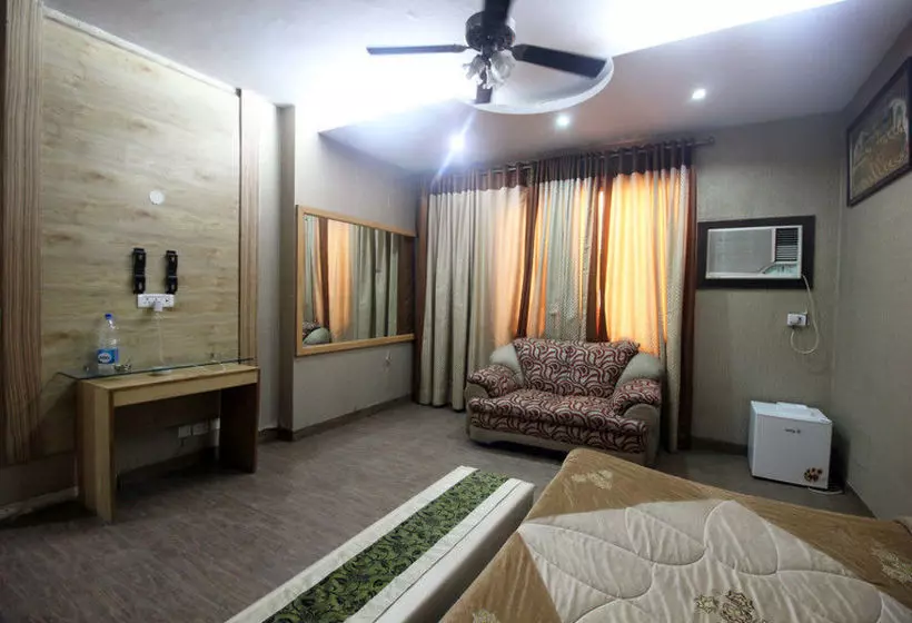 Fotos del hotel Raunak International:  5