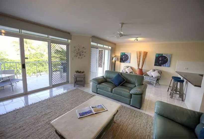 Costa Royale Trinity Beach