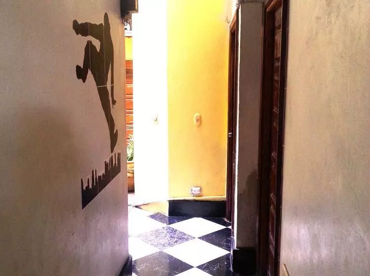 Fotos del hotel Foreigners Club:  25