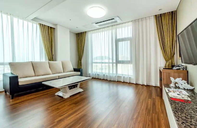 Fotos del hotel Avillos Serviced Residence:  25