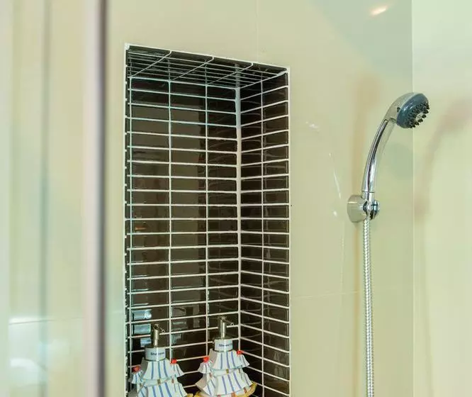 Fotos del hotel Miracle House:  23