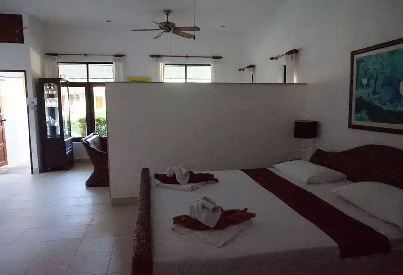 Fotos del hotel Jungle Village Bungalows:  16