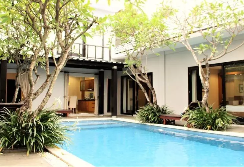 Fotos del hotel The Nibbana Villas:  2