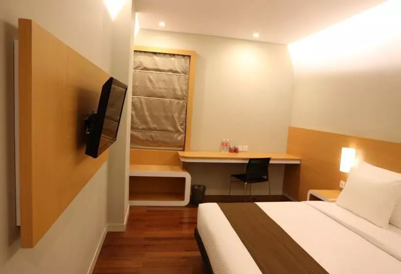 Fotos del hotel Citihub Majesty @ Kuta:  2