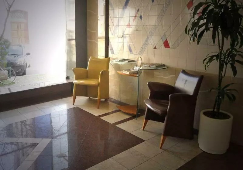 Fotos del hotel Jorge V:  8