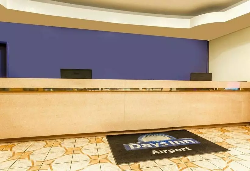 Fotos del hotel Days Inn By Wyndham Airport  Phoenix:  7