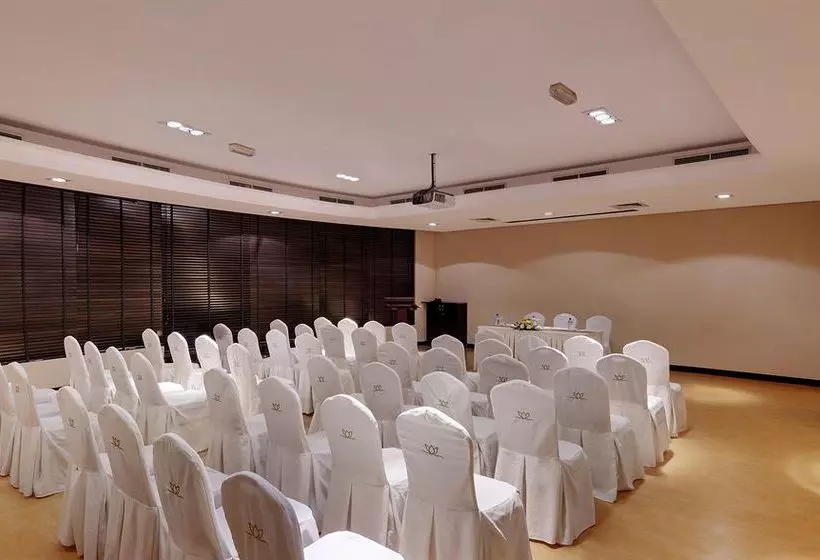 Fotos del hotel Lotus Grand Hotel Apartments:  14