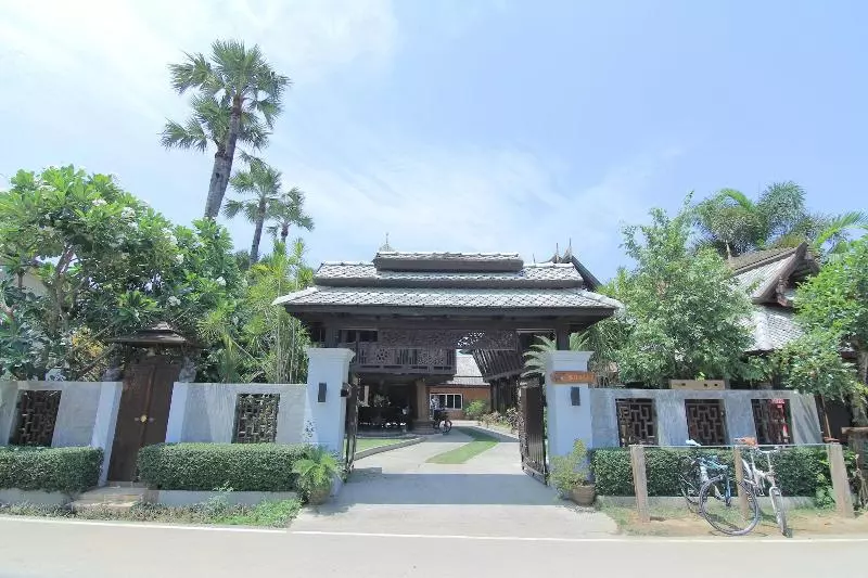 Fotos del hotel The Sali Kham Traditional Lanna Home:  11