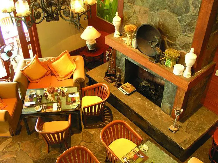 Discovery Country Suites