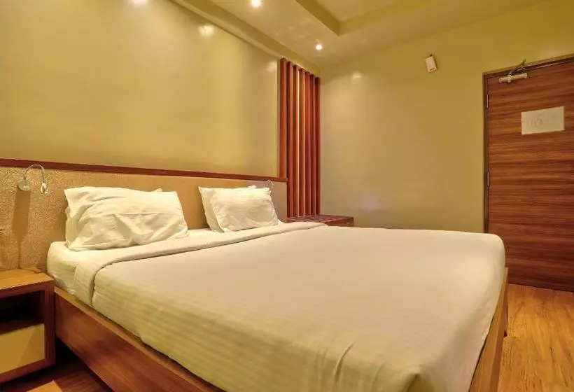 Fotos del hotel Collection O 39209 Cine City:  12