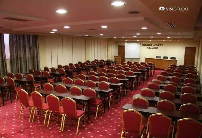 Fotos del hotel Grand  Palace Korca:  5