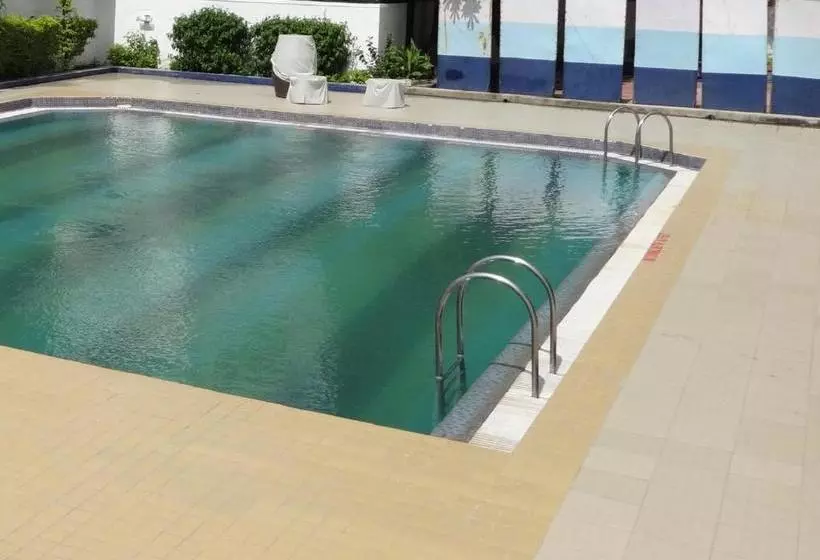 Fotos del hotel Golden Tulip Udaipur:  11