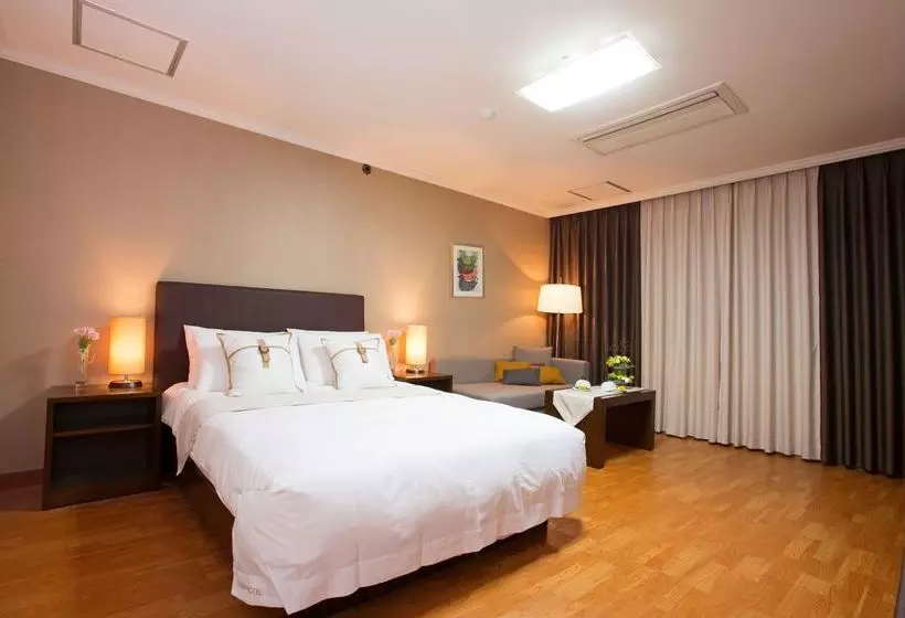 Fotos del hotel Laon Convention:  18