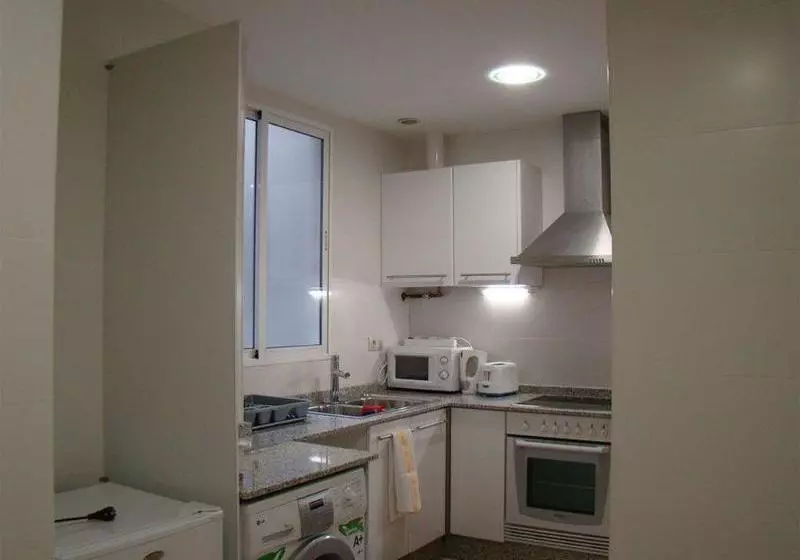 Fotos del hotel Ember Housing:  5